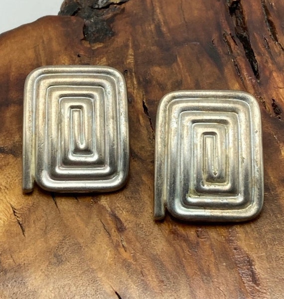 Groovy 80s Swirl Statement Earrings, Matte Silvert