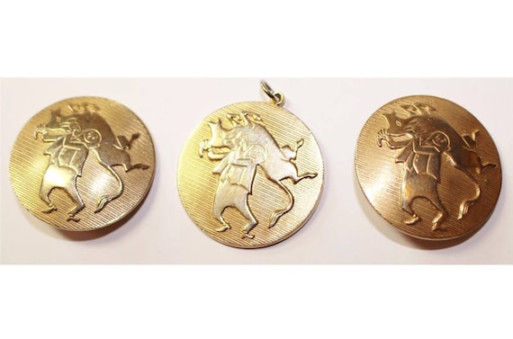 Funny Mid Century Vintage Running of the Bulls Jewelry Set, Cartoon Characatures on Goldtone Clip on Earrings & Pendant signed Alice