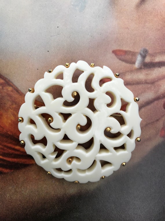 Art Deco Hollywood Regency Vanilla Resin & Goldto… - image 2