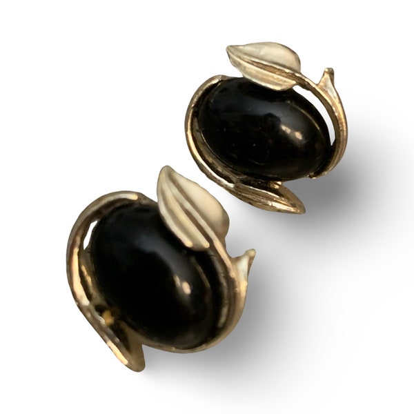 Black Faux Onyx Silver Leaf Screw Backs, Vintage Earrings, 50s Costume Jewelry, mid century Cocktail Party Bling
