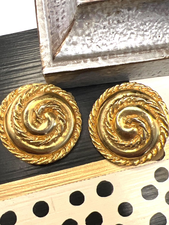 Vintage Bold Swirly Modernist Gold Clip ons, Unique Sexy 80s Glam Statement Earrings