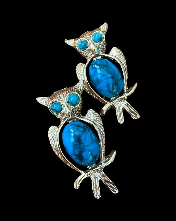 A Pair of Twin Owl Scatter Pins with Faux Turquoise Jellybelly, unisex lapel pins, birds, criters, gift for night owl!