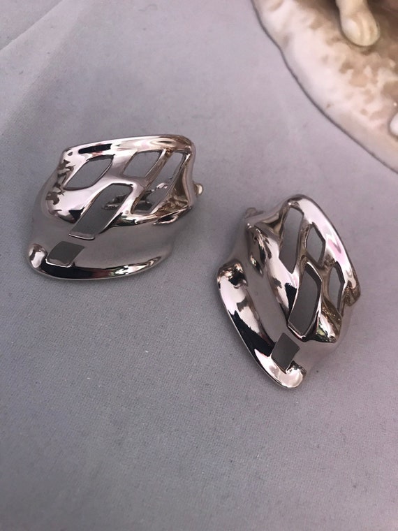 Trifari Silvertone Modernist Open Work Winged big… - image 7