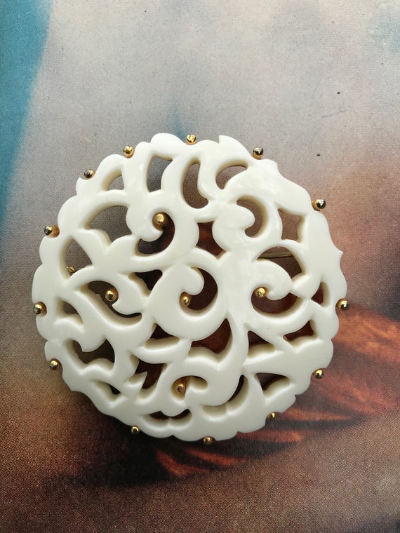 Art Deco Hollywood Regency Vanilla Resin & Goldto… - image 9