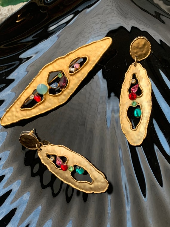 Vintage JJ Brushed Goldtone Brooch and Earrings, … - image 6