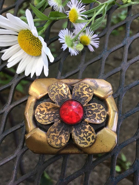 Vintage Art Nouveau Daisy Flower Brooch with Red … - image 2