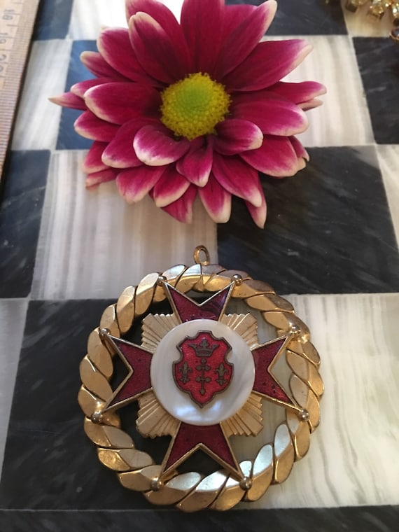A Large Red & White Enamel On Goldtone Maltese Cross Pendant