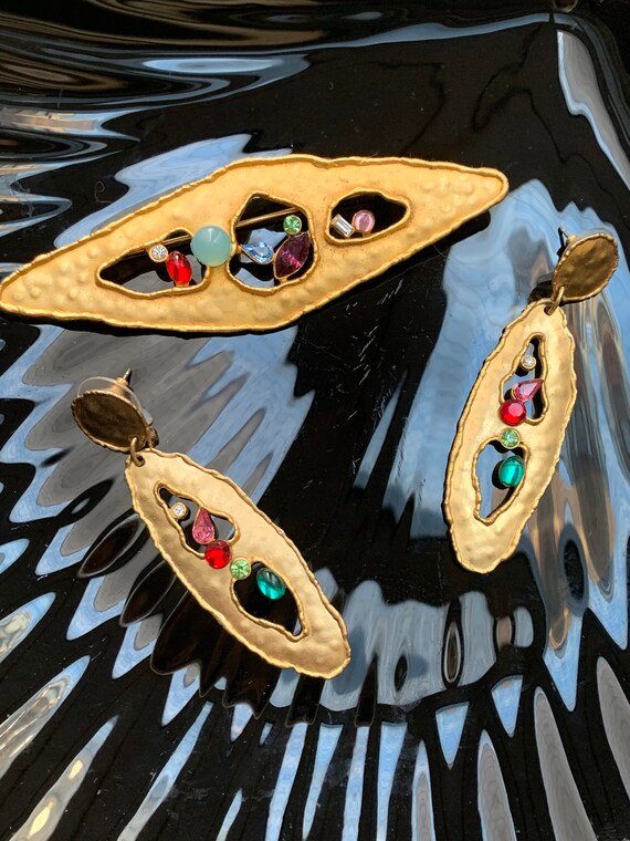 Vintage JJ Brushed Goldtone Brooch and Earrings, … - image 5