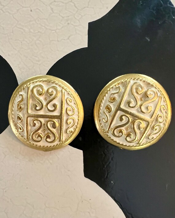 Vintage Statement Clip on Earrings: Elegant Cream /Matte Golden Swirl Etruscan Grecian Mediterranean Vibes, Vacation Resort Bling, 80s glam