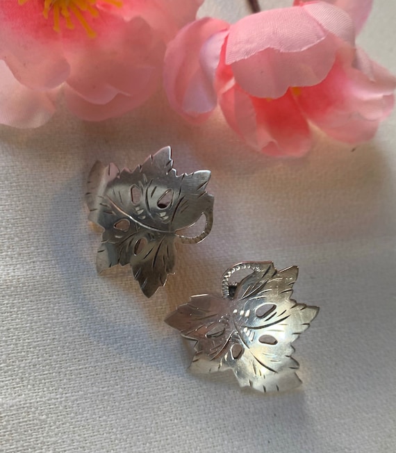 Vintage Sterling Silver Maple Leaf Screw Back Earrings