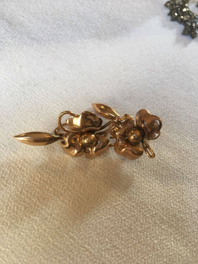 Pretty Vintage Art Nouveau Floral Screw Back Earrings