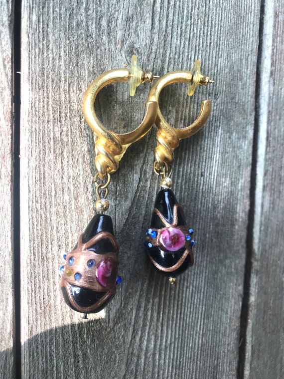Vintage Long Purple Amethyst Venitian Art Glass teardrop Beaded Matte Goldtone Hoop Boho Glam Bling Earrings