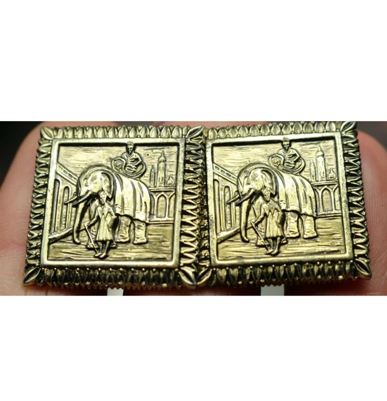 Mid Century Taj Mahal Goldtone Scenic Cuff Links with Elephant