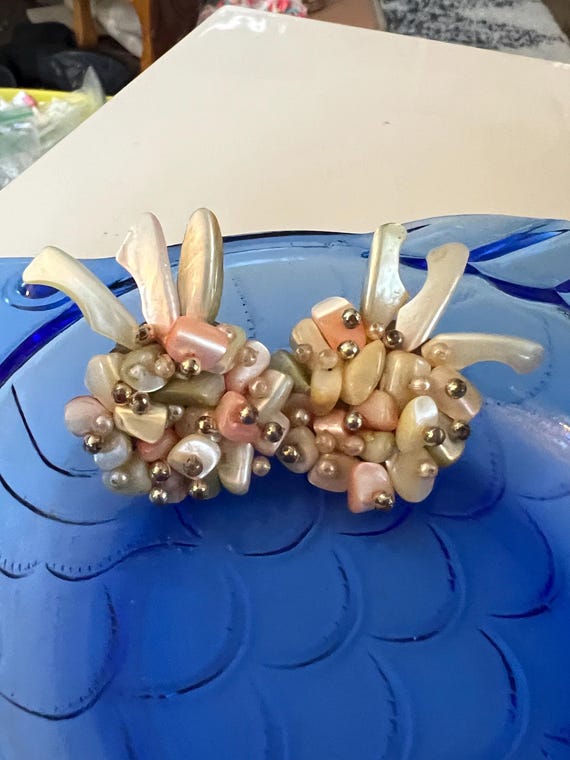 Vibrant Tropical Pineapple Earrings: Mid-Century Shell Cluster Clip-Ons for Unique Statement Style
