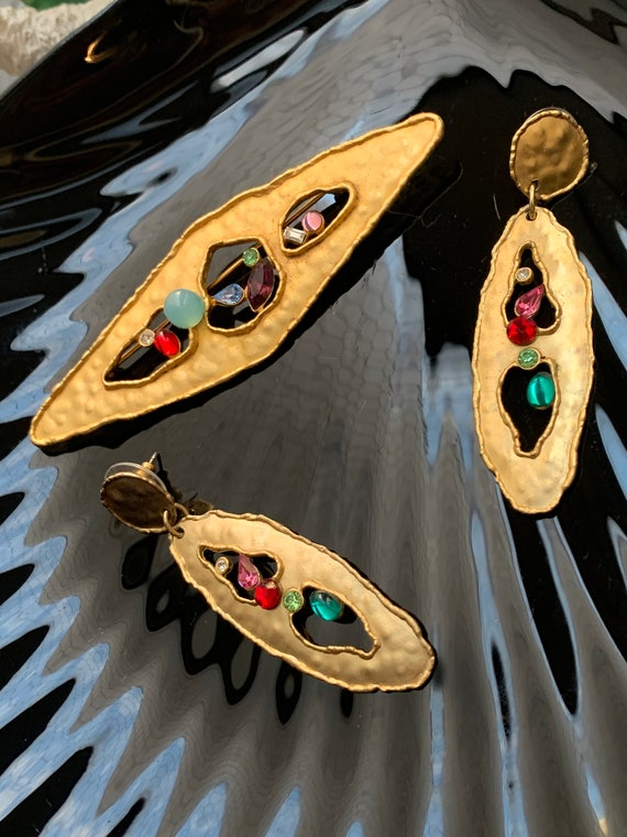 Vintage JJ Brushed Goldtone Brooch and Earrings, … - image 4