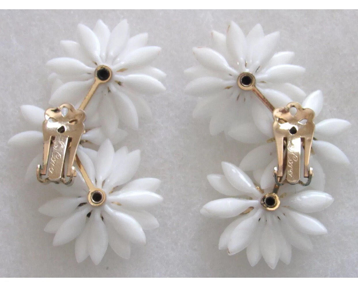 Vintage signed Coro Large White Plastic & Rhinestones Triple Daisy