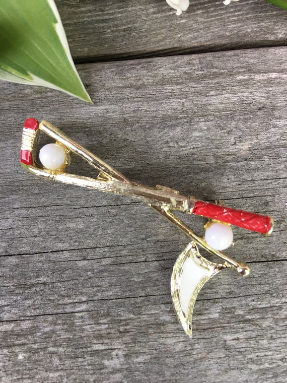 Gerry's Signed Vintage Golf Club Iron Tee Flag Red Enamel & Goldtone Pin Golf Enthusiasts