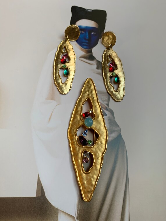 Vintage JJ Brushed Goldtone Brooch and Earrings, … - image 7