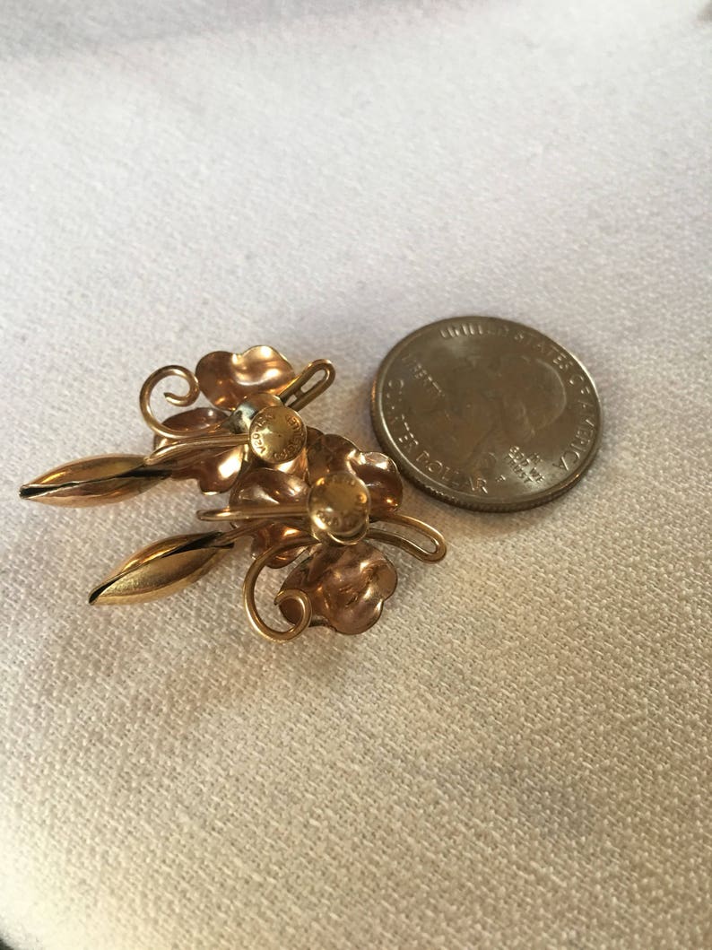 Pretty Vintage Art Nouveau Floral Screw Back Earrings