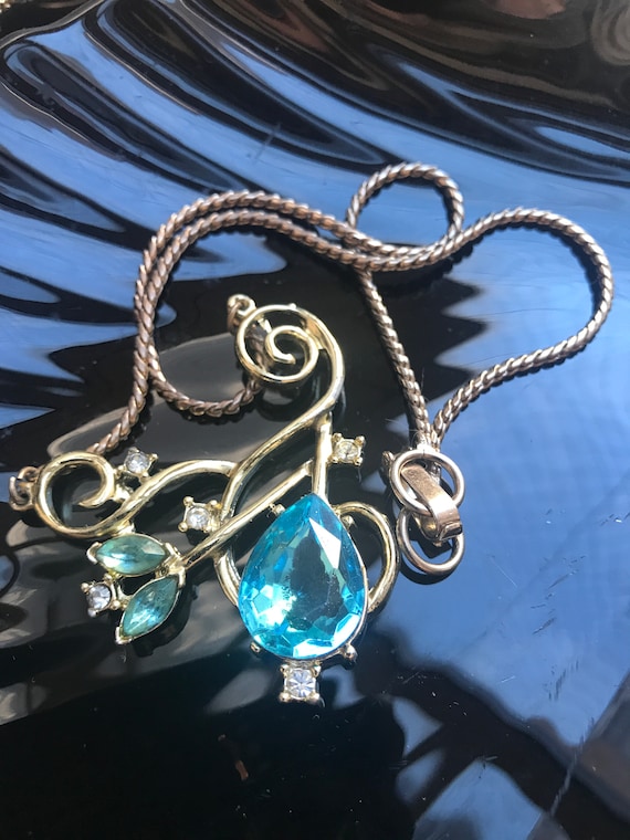 A Perfect Sweet Sixteen Bauble: A 1960s Audrey Hepburn style Aqua Blue Rhinestone Choker Necklace is Ladylike Dainty and ready for prom!