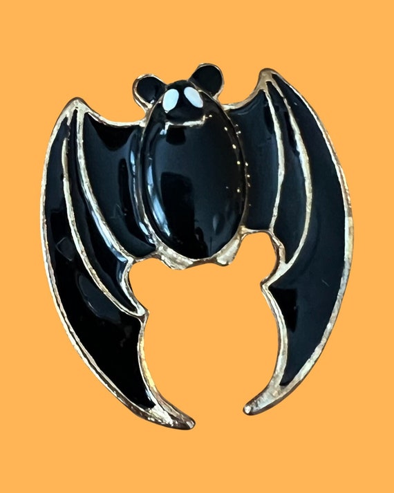 Halloween Bat Pin, adorable Vintage Black Enamel on Goldtone Scray bat with wings brooch, unisex lapel pin, goth jewelry, cool & creepy