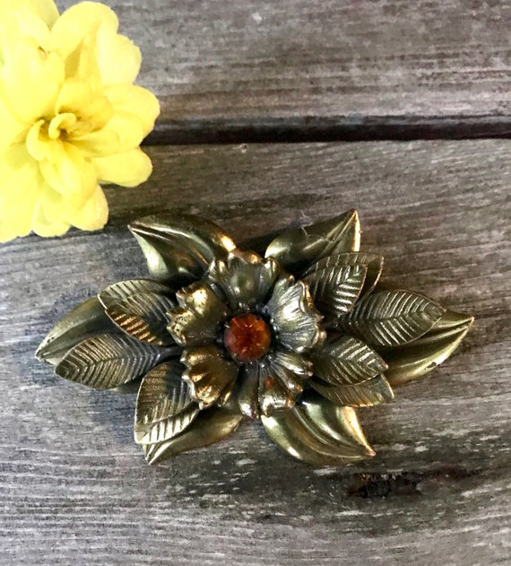 Floral Vintage Brooch, Bronzy Gold Tome Flower with an Amber Rhinestone Center, Bold 80s Costume Jewelry