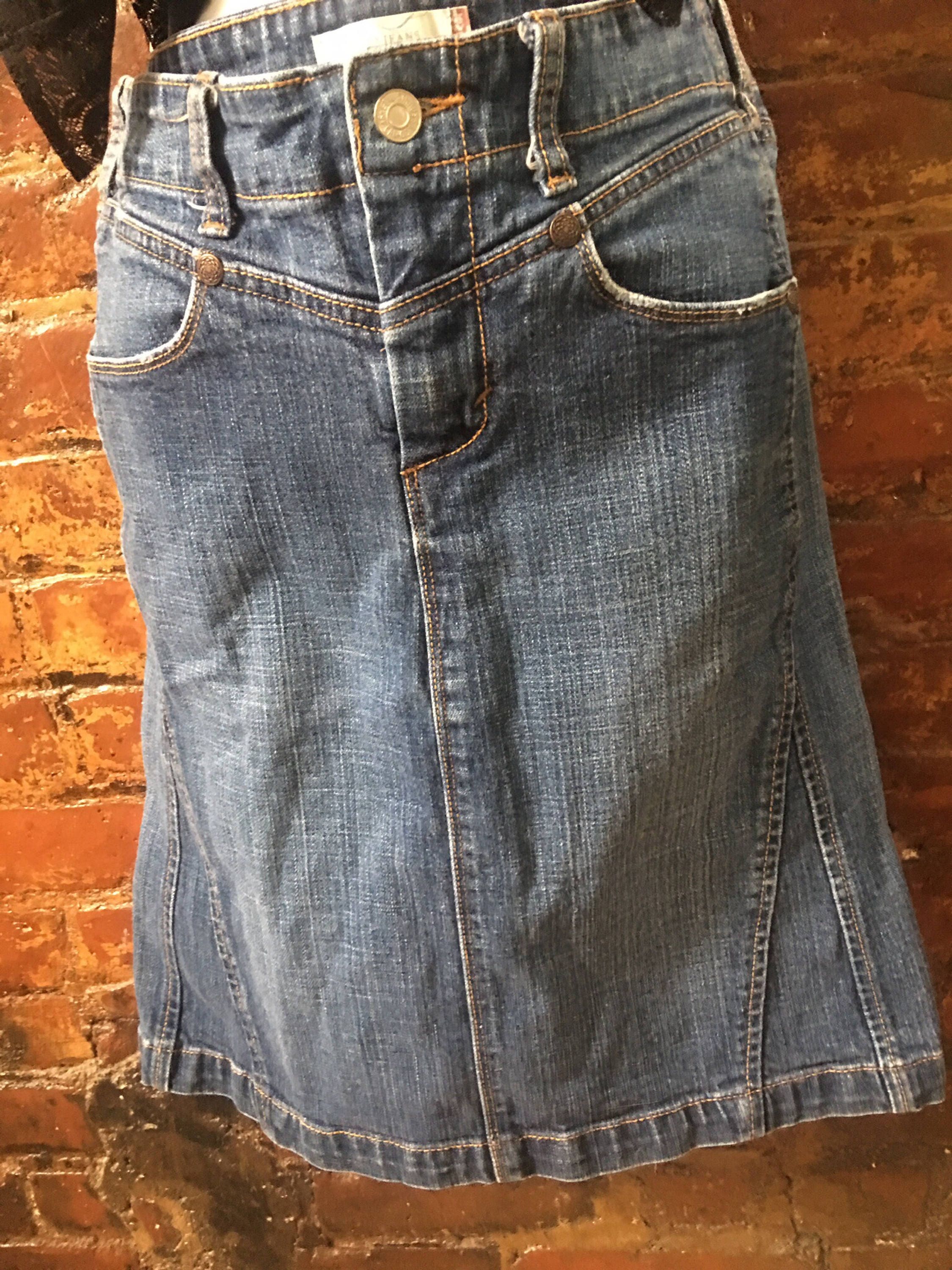 Levi's Denim Skirt, Knee Length Jeans Skirt Size 6