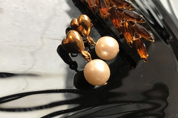 Avon Golden Heart Pearl Dangles Unworn Vintage Ol… - image 4