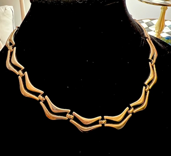Vintage Monet Scalloped Statement Necklace, 70s Mid Century Modern Shiny Goldtone Chic Disco Era Choker Collar Necklace, Sleek Minimalist