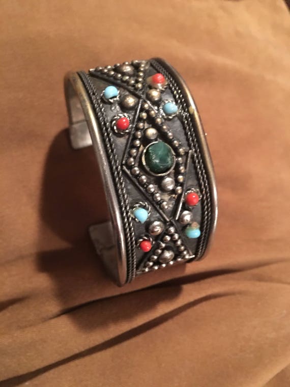 Gorgeous Boho Vintage Boho Gypsy Tribal Cowgirl Antiqued Silvertone Cuff Bracelet with Green Stone with Red & Blue gem beads