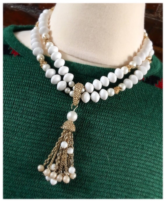 Vintage white beads & gold chains groovy Mod 60's… - image 1