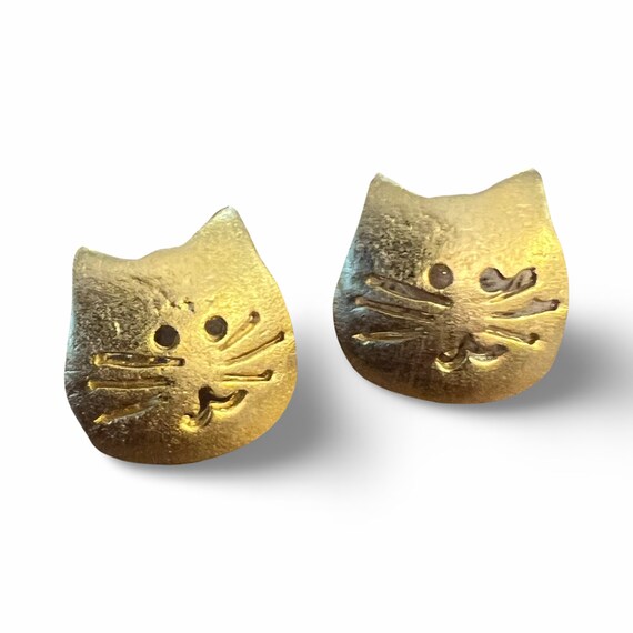 Vintage Minimalist Cat Earrings, Matte Gold Tone Open Work Cat Face Posts, Kitty Studs, Awesome 80s Super Cute, whimsical