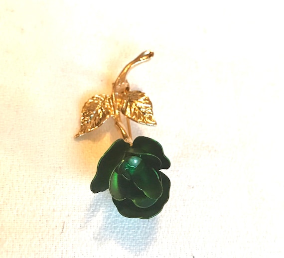 The Vintage Elegance Of a Single Matte Metalic Green Rose With with a pearl Center & Super Shiny Golden Stem