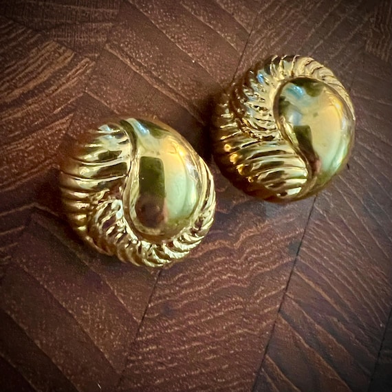 Vintage Bold Modernist Gold Tone Clip ons, Unique Sexy 80s Glam Statement Earrings