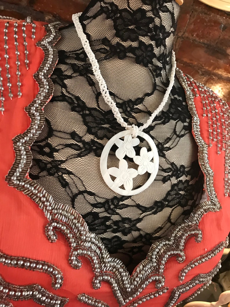 Mother of Pearl carved Open Work Pendant on Sead Bead Choker Necklace Beachy Tropical Poolside Resort Jewelry