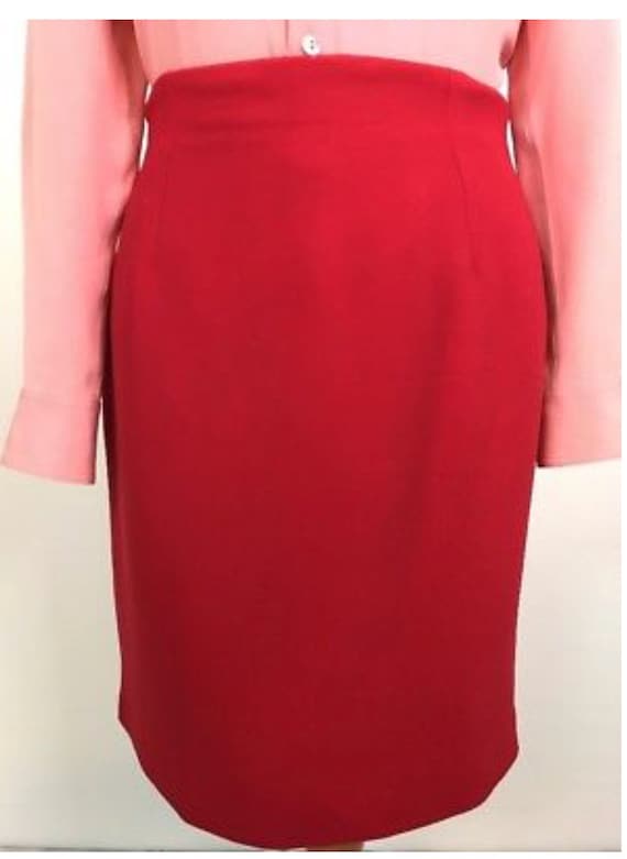 Classic and Classy Chic Minimalist True Red Halsto