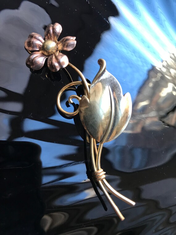 Vintage Van Dell Flower Brooch, Art Deco 12K Gold… - image 3
