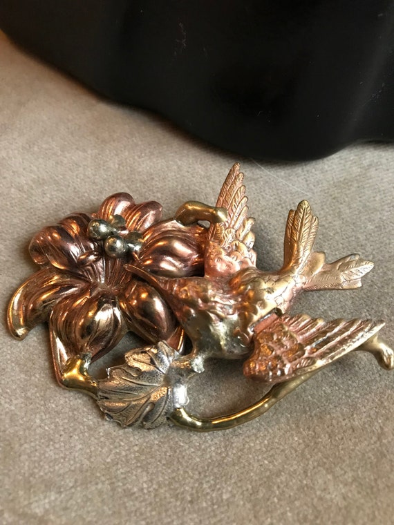 Art Deco Humingbird Brooch, Unisex Lapel Pin, Tricolor Metals, Perfect Ornate Accessory for Jacket or Dress