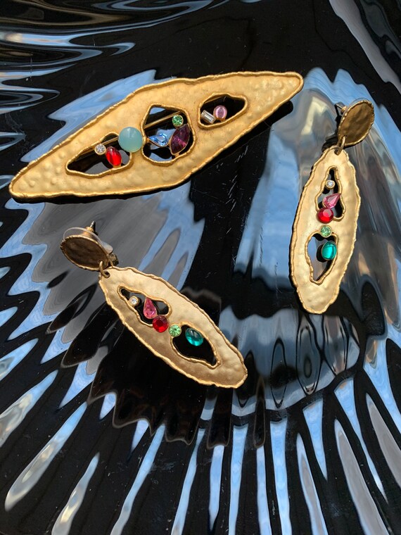 Punky Abstract Modernist Lapel Pin And Matching Statement Earrings, Awesome 80s Brushed Goldtone & Eclectic Rainbow Gems signed JJ