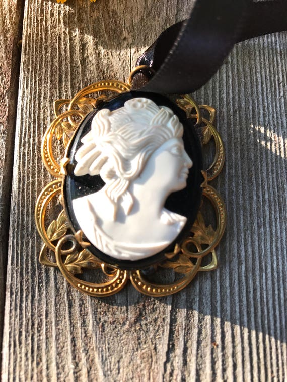 Victorian Revival Black Cameo Pendant in Brass Frame, Sexy Vintage Romantic Necklace