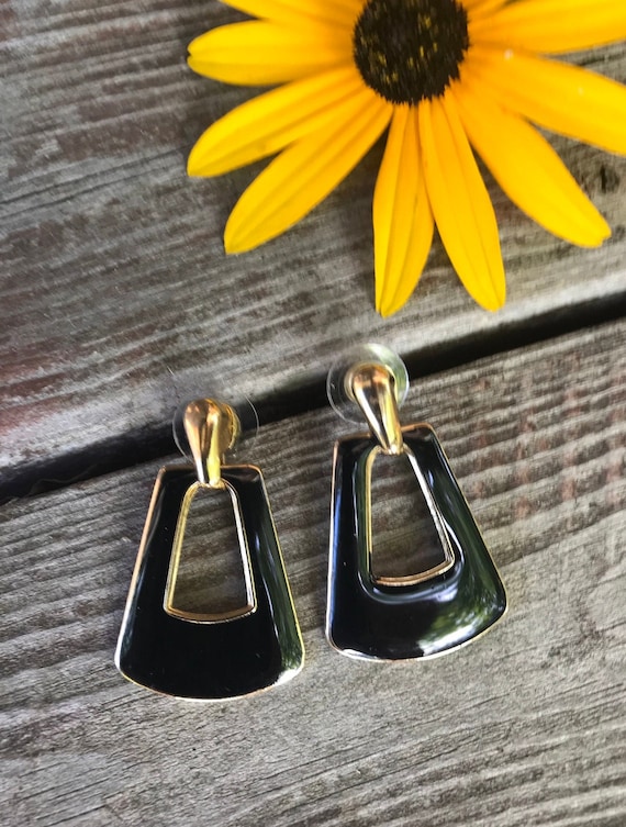 Black Enamel on Goldtone Door Knocker Statement Earrings, Minimalist Vintage 70s Costume Jewelry, Nice Everyday Earrings