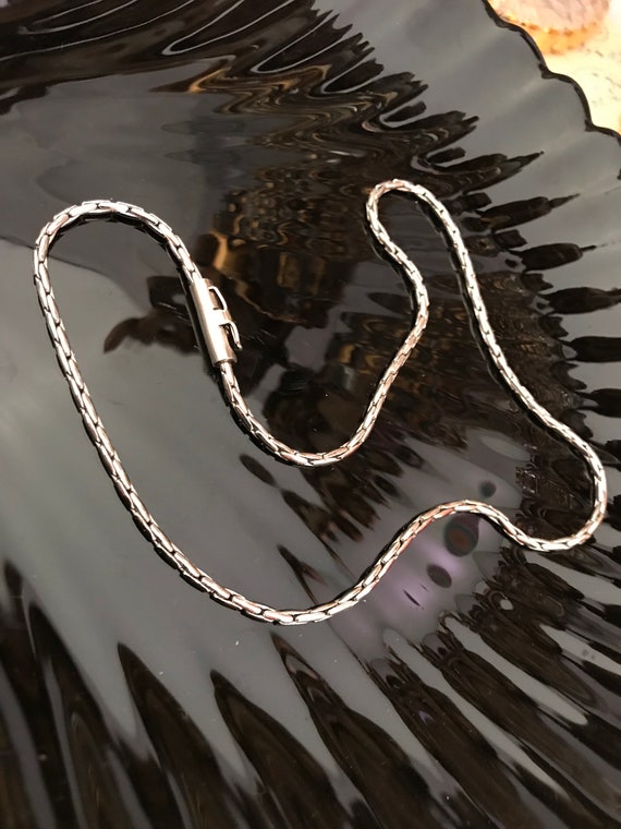 Awesome Vintage Mid Century Modern Slinky Silvertone Chain with cool clasp, Disco Vinyl Record Era Sleek and Sexy