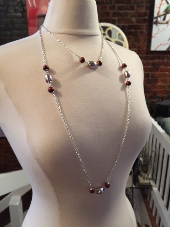 Vintage long stylish Minimalist chain Necklace embellished with natural wood & silvertone sculpted metal beads 1970's