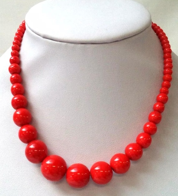 Bright Red Glass Beaded Estate Vintage 14 inch Necklace It’s Stunning!