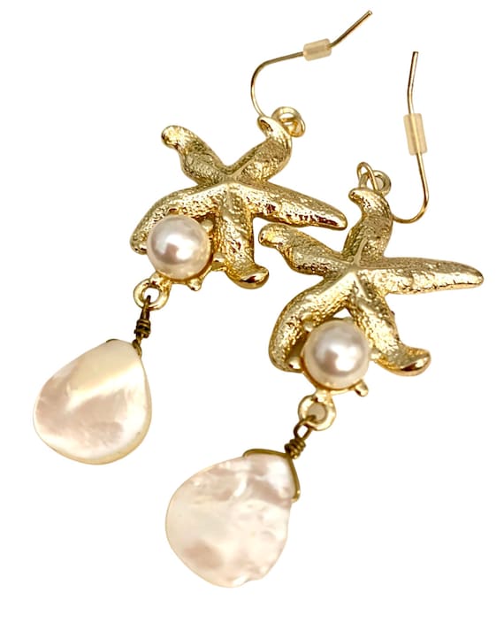 Beautiful mother of Pearl and Pearl goldtone Starfish drop & dangle earrings 90's Vintage