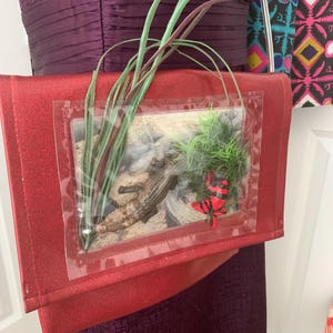 Vintage 80s Red Glitter Vinyl Shoulder Bag, Alligator Diorama Purse image 8