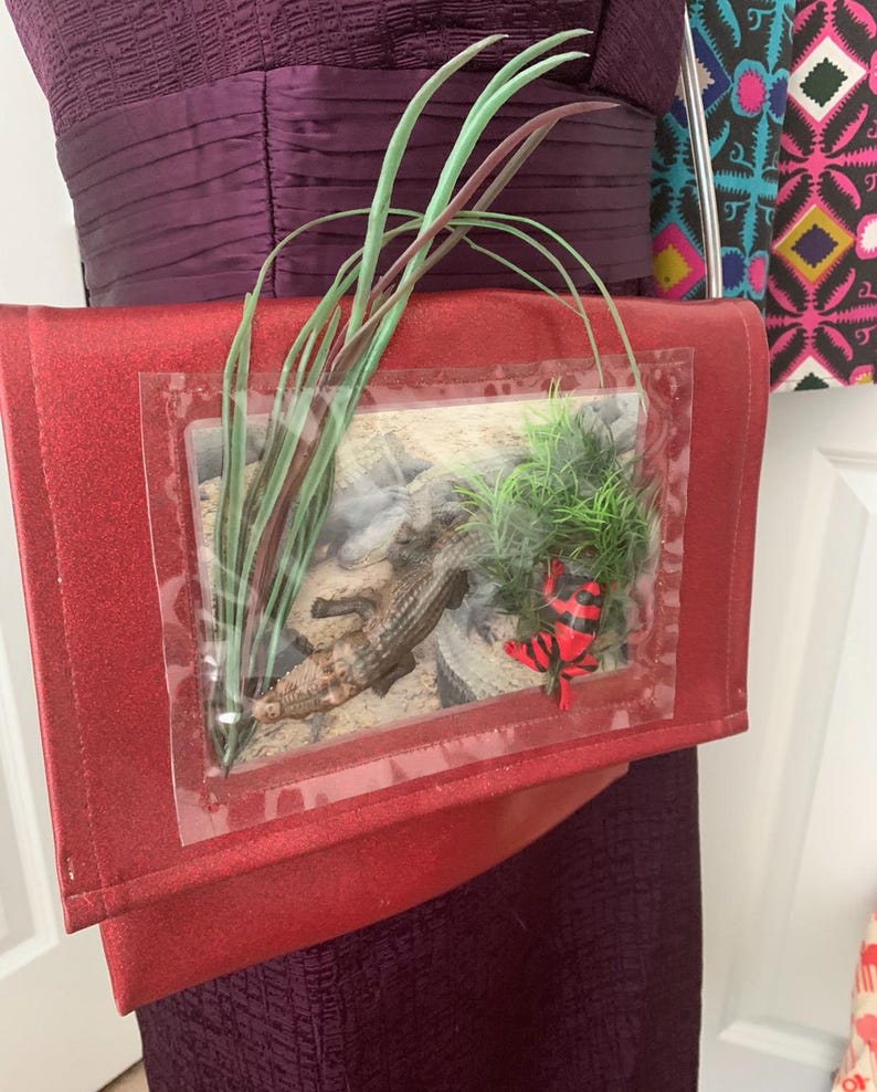 Vintage 80s Red Glitter Vinyl Shoulder Bag, Alligator Diorama Purse image 8