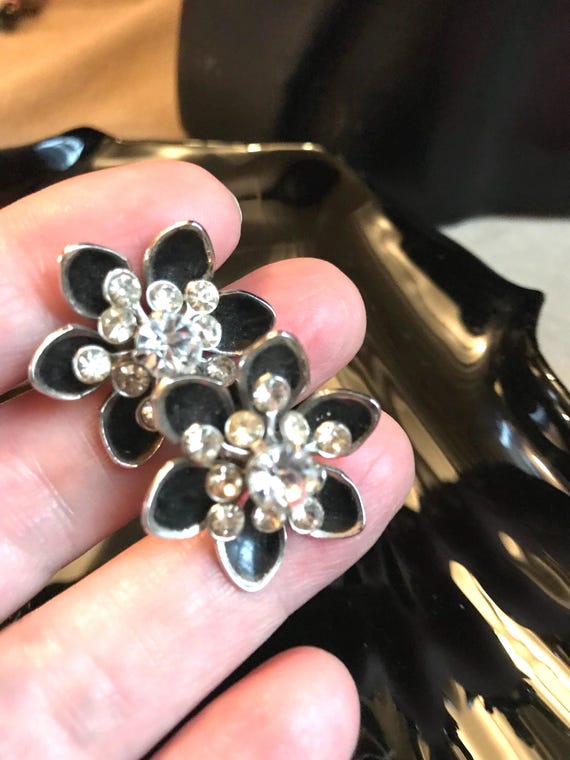 Beautiful CORO Black Enamel & Rhinestone Silver tone Flower Screwback Vintage Earrings, Signed Mid Century Rare Collectible Designer Jewelry
