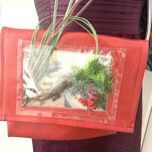 Vintage 80s Red Glitter Vinyl Shoulder Bag, Alligator Diorama Purse image 1
