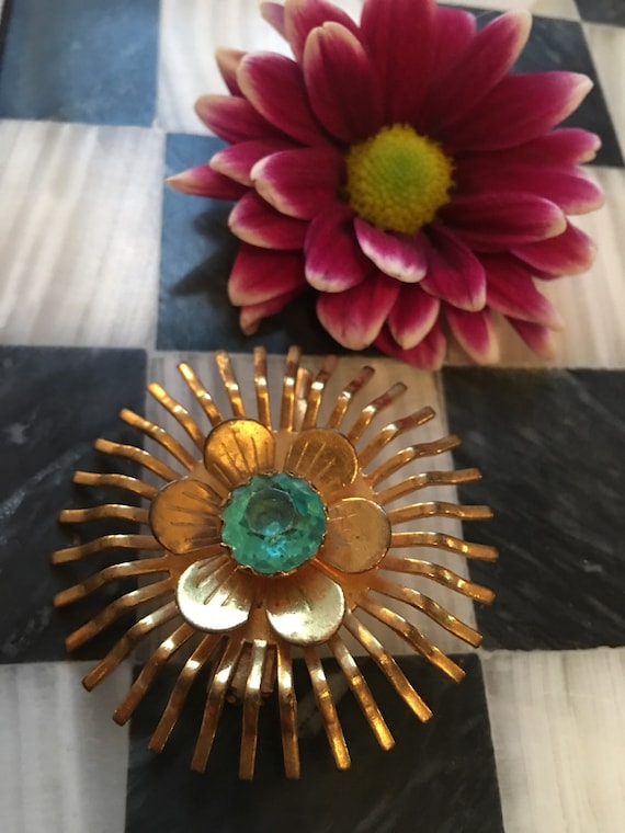Atomic Starburst Mid Century Aqua Marine Blue Rhinestone Centered Flower Style Brooch Lapel Pin